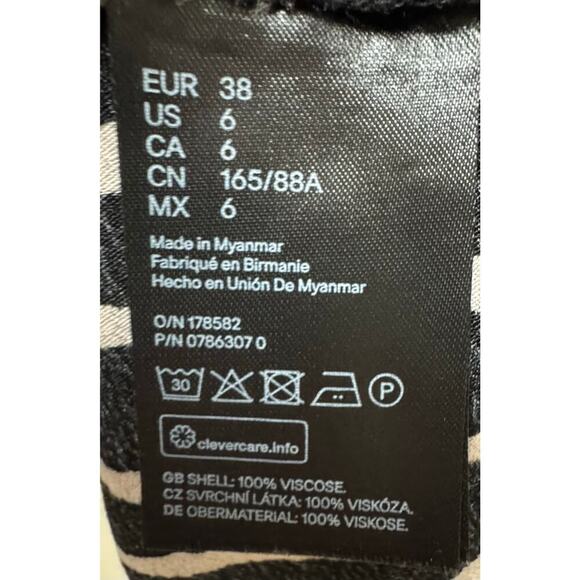 H&M Zebra Print V-Neck Strappy Sleeveless Top – Size Small (Measured - Picture 4 of 4